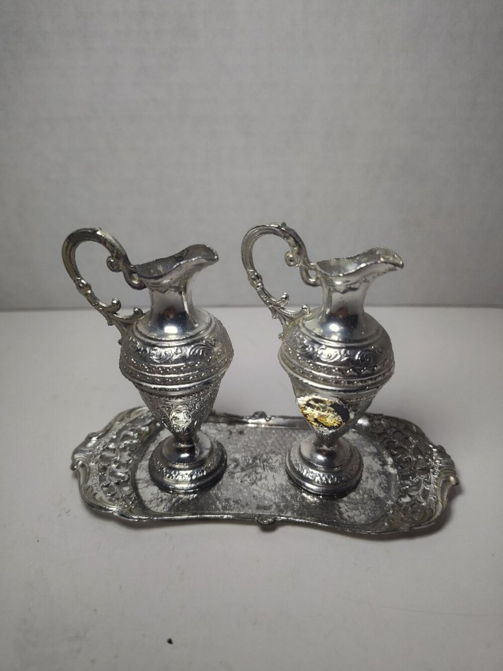 Vintage Washington DC Souvenir Salt Pepper Shakers Ornate Metal Tray
